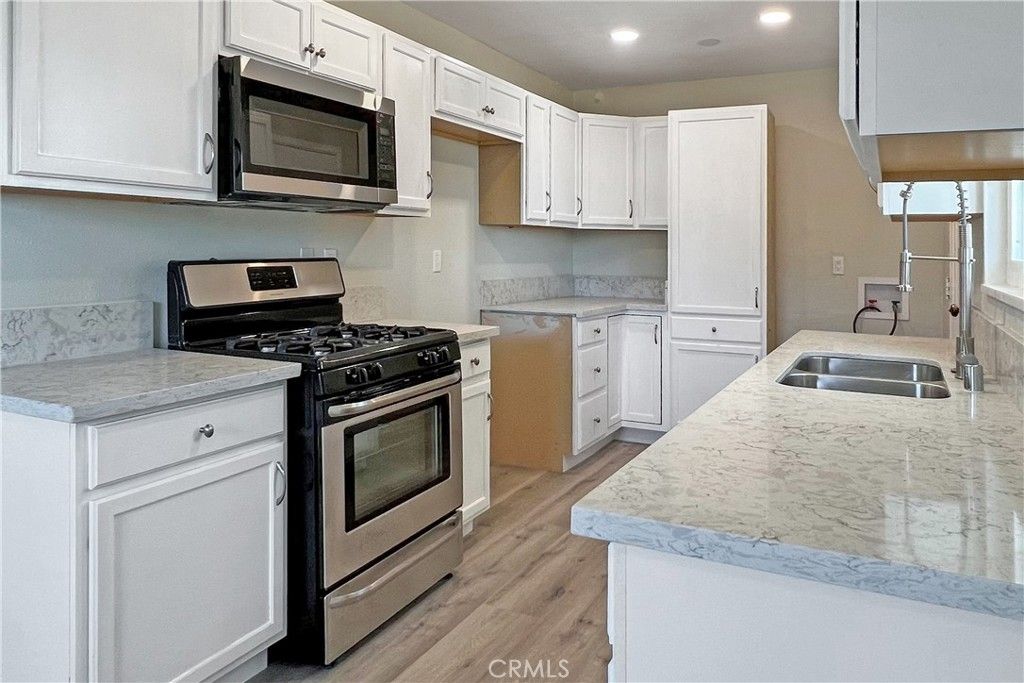 listing image 130723993701058109548