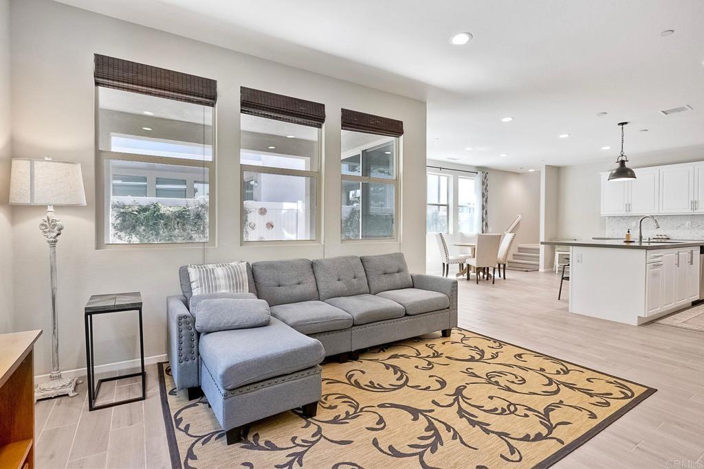 678 Gemstone Dr
