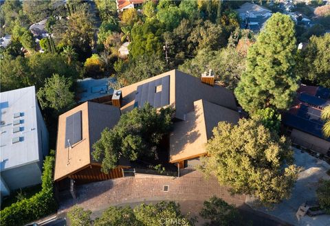 A home in Studio City