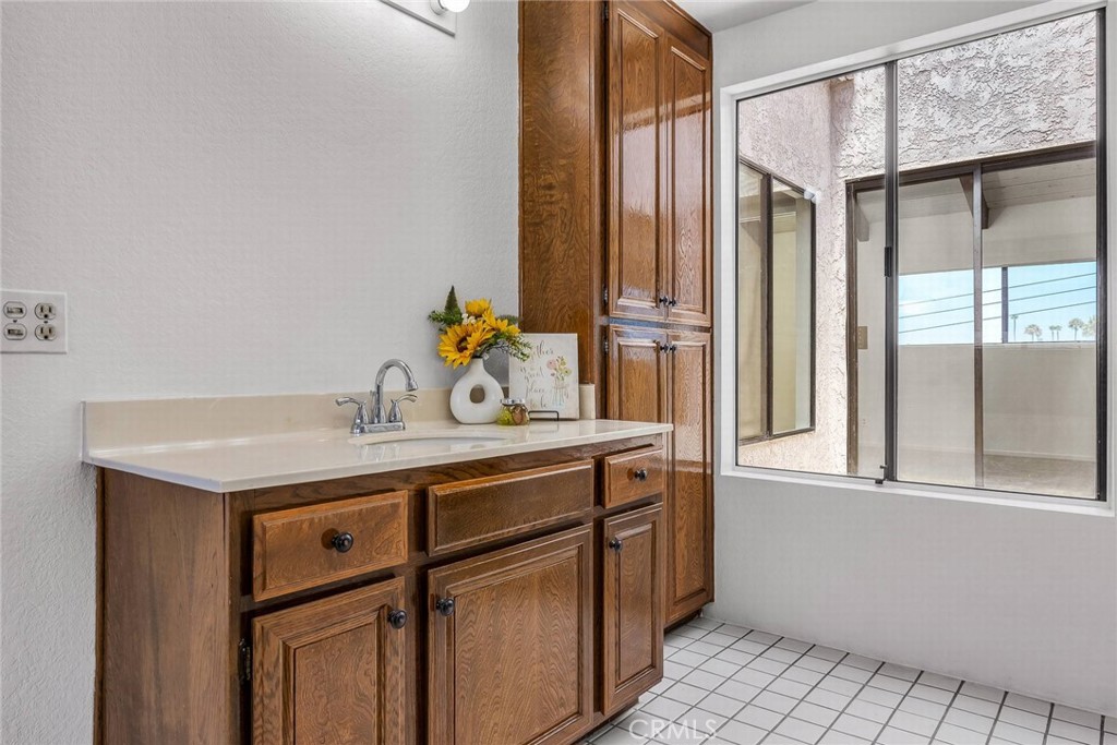 Photo 20 of 35 of 26116 Narbonne Avenue H townhome