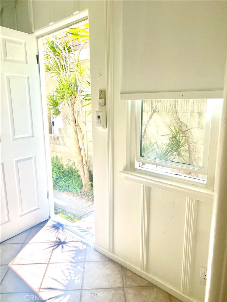 Main Beach (BCH) - Residential Lease