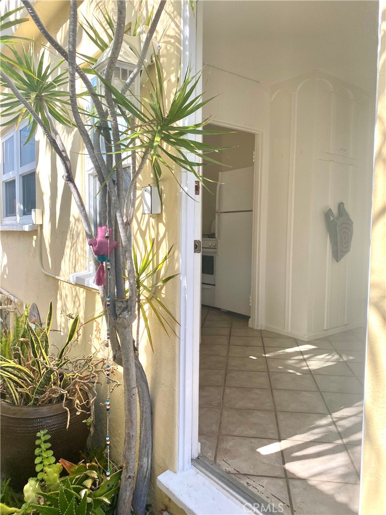 Main Beach (BCH) - Residential Lease