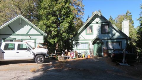 A home in Cedarpines Park