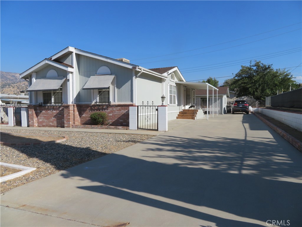 Opportunity Knocks for a "staycation" or weekend getaway home. Clean and ready to move in. 3 bedrooms, 2 bathrooms and a detached guest room. Spacious kitchen, granite counter tops, includes kitchen appliances, spacious living room, formal dining area, master bedroom suite, updated flooring and new roof. Fenced in yard with a long concrete driveway for boat and RV Access Parking. A 1993 Manufactured home with a new permanent foundation. Has 1,684 gross area Sqft., 6,635 Lot size. Close to restaurants and shopping center. Top places nearby this property: Lake Isabella, Remington Hot Springs, Greenhorn Mountain, Kern River Valley Cabins Camping and French Gulch Marina.