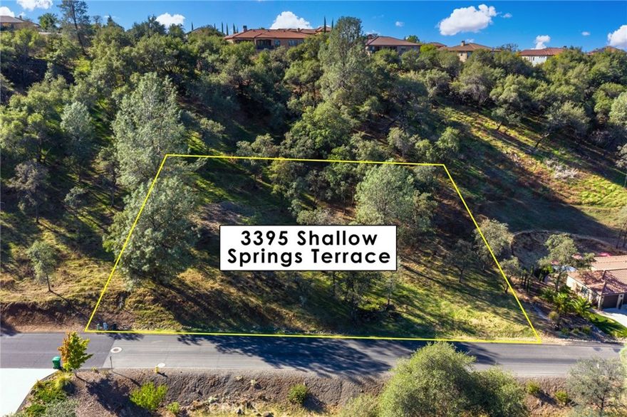 Building lot in the gated, golf course community of Canyon Oaks. Utilities at property. View out to golf course, hills, and valley.