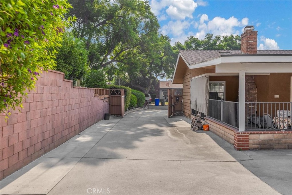 2183 Sinclair Street