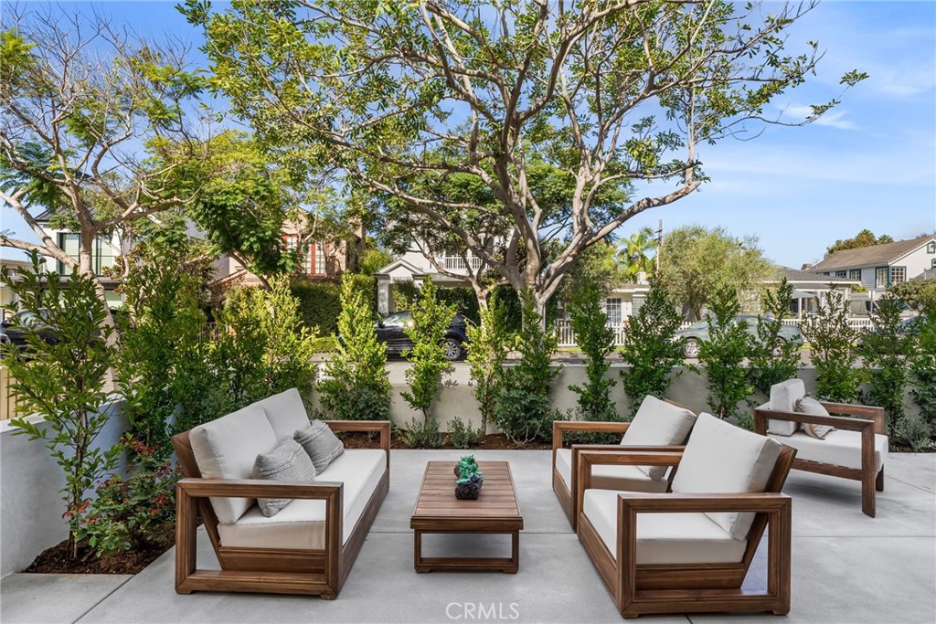 Corona del Mar South of PCH (CDMS) - Residential