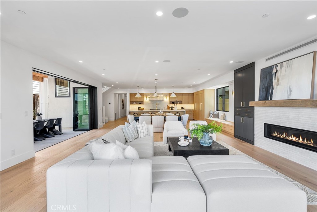 516 Acacia
