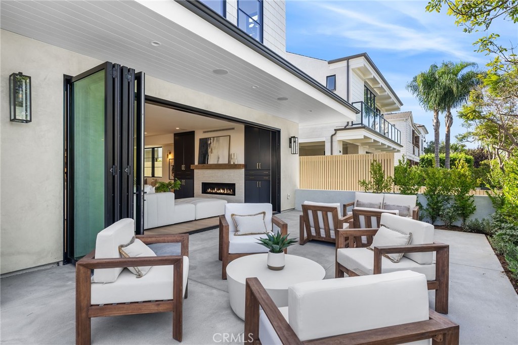 Corona del Mar South of PCH (CDMS) - Residential