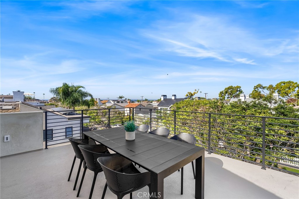 Corona del Mar South of PCH (CDMS) - Residential