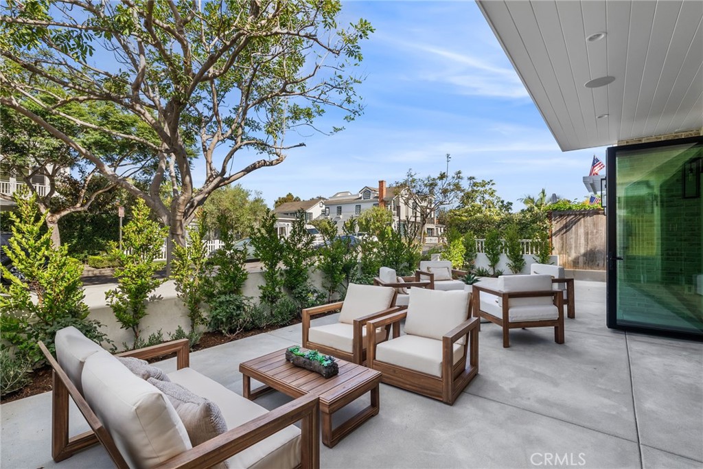 Corona del Mar South of PCH (CDMS) - Residential
