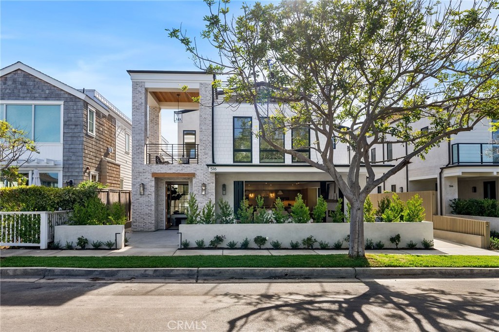 516 Acacia