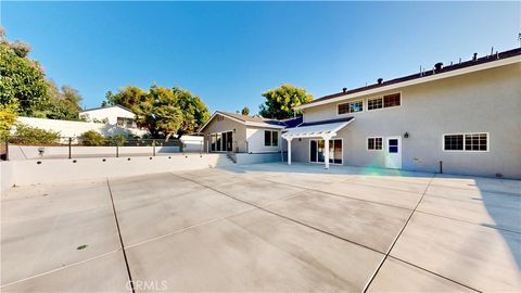 A home in North Tustin