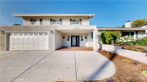 A home in North Tustin