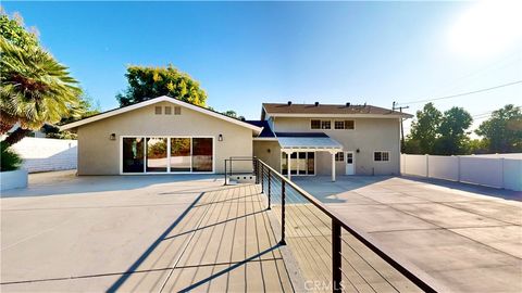 A home in North Tustin