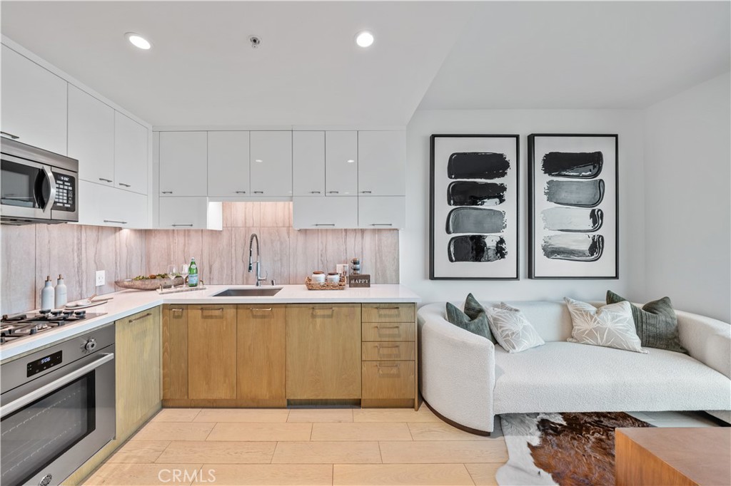 400 S Broadway 3109
