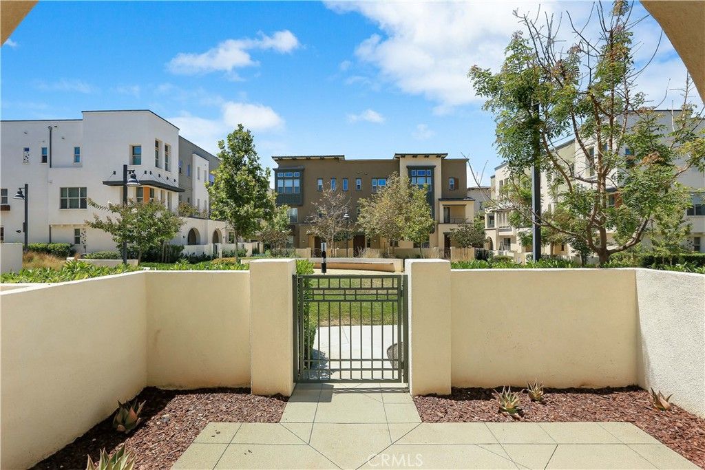 listing image 130725219975038196840