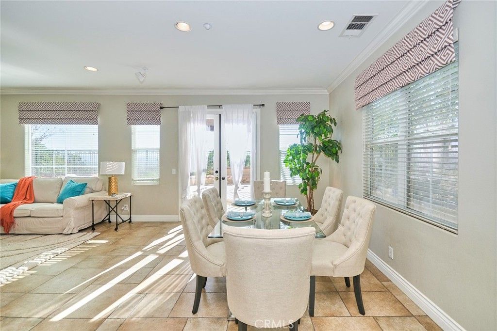 listing image 13071809541185