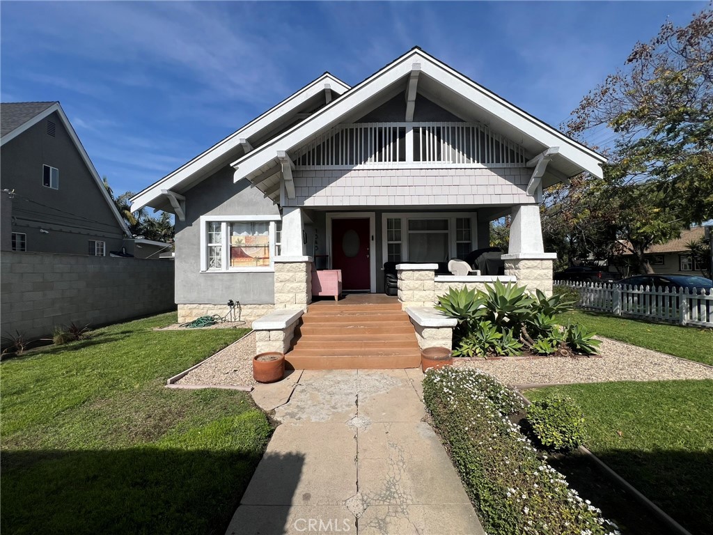 1545 E 4th Street