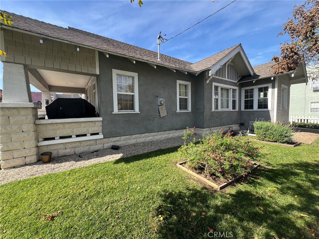 1545 E 4th Street