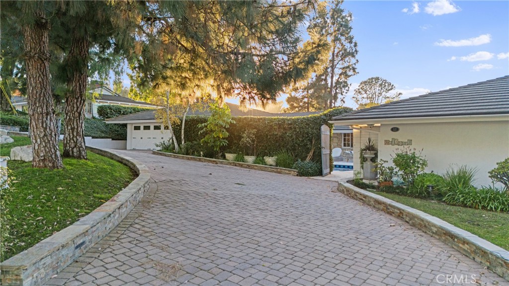 12 Georgeff Road