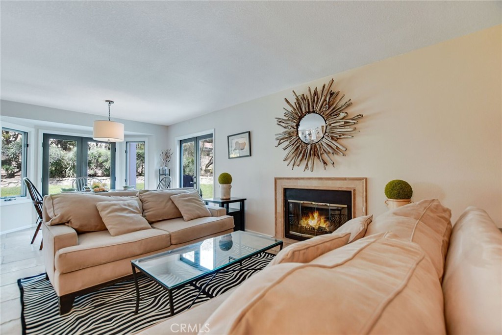 319 E Georgetown Place