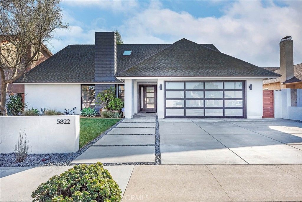 listing image 130729919141983175707