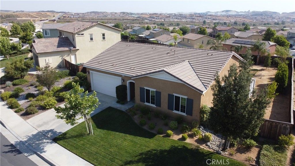 listing image 130729847041139418429