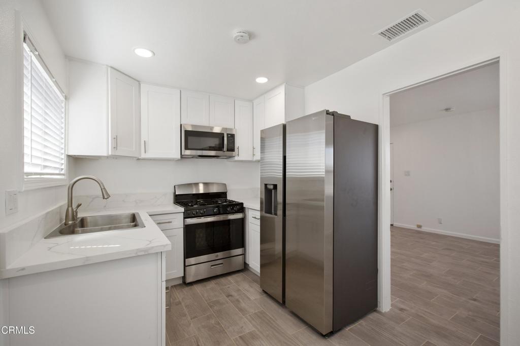Charming single family home with a unique opportunity for a partial lockout configuration. Buyers are encouraged to conduct their own due diligence regarding any potential modifications or expansions. This legally non conforming SFR is situated on a M2- zoned parcel, offering potential for variety of uses. Don't miss out on this versatile property explore the possibilities.