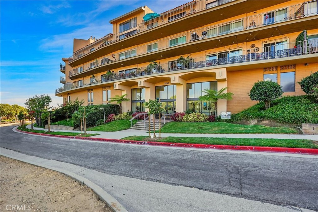 2700 E Panorama Drive 408