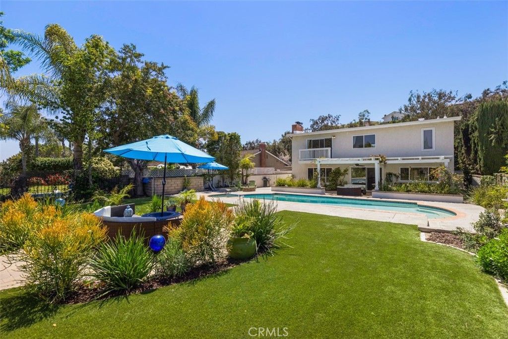 listing image 130722586379469525436