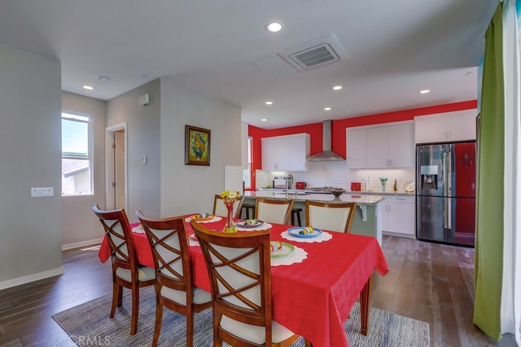listing image 130721563581536167509