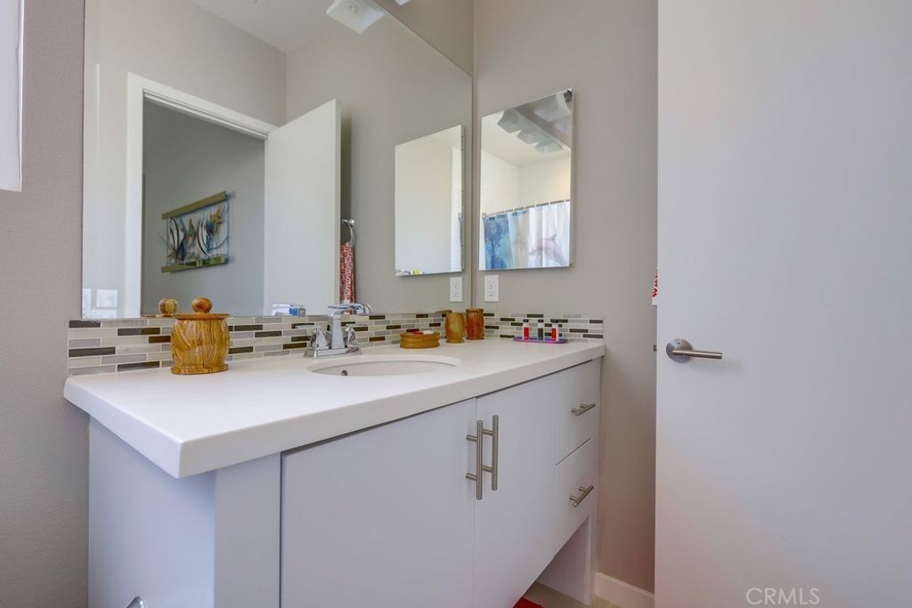 listing image 130721395321448655437