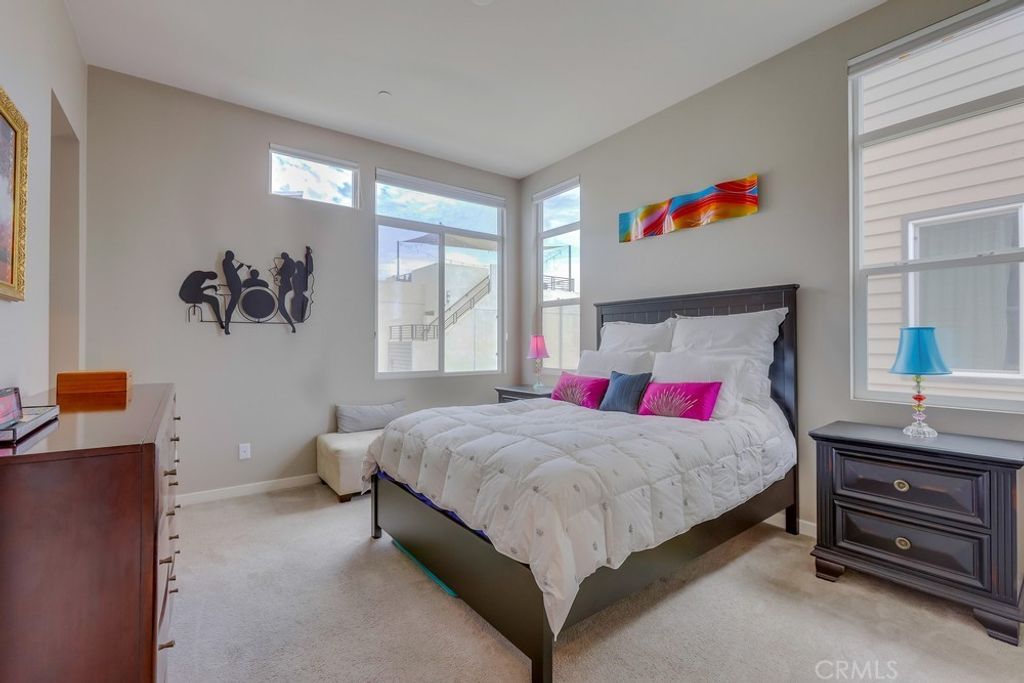 listing image 130724588319537394189