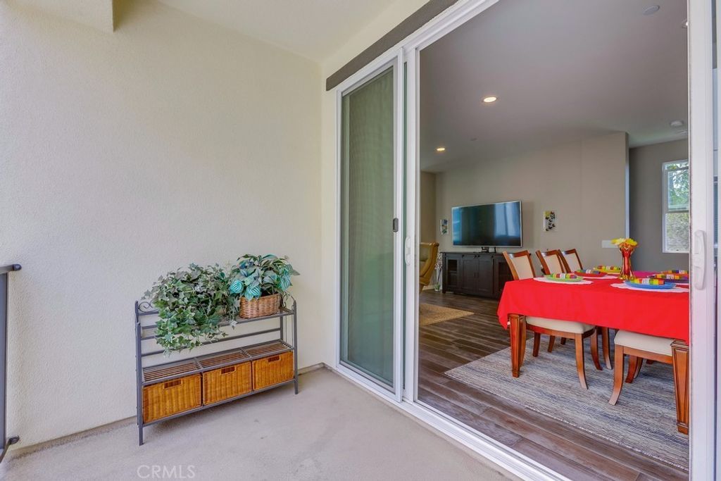 listing image 130728534796296855134