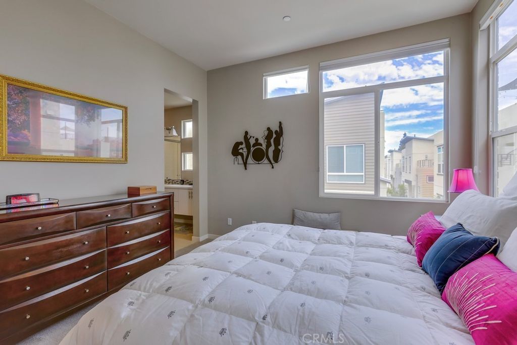 listing image 130722160353651536474