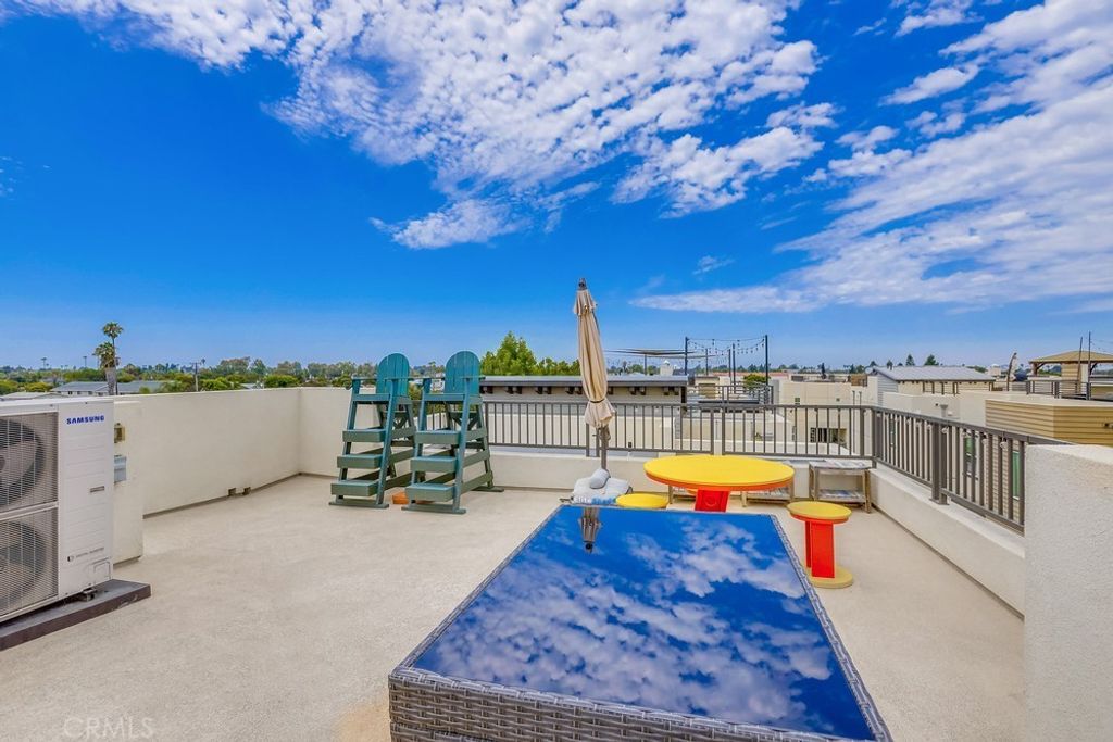 listing image 130729656055180355599
