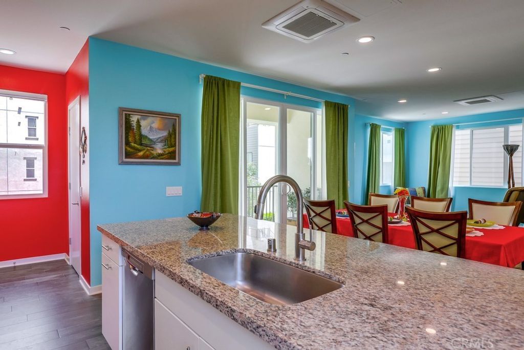 listing image 130727846395245570146