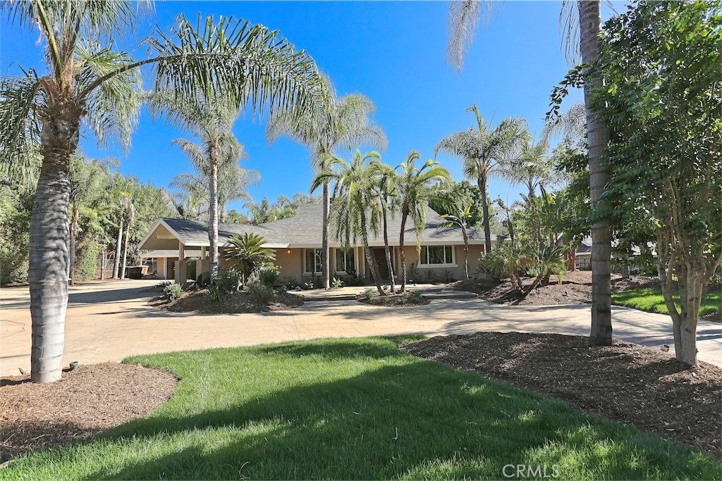listing image 130726686659043585573