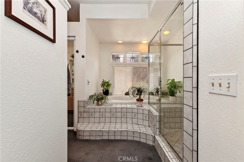 listing image 130724906820119677999