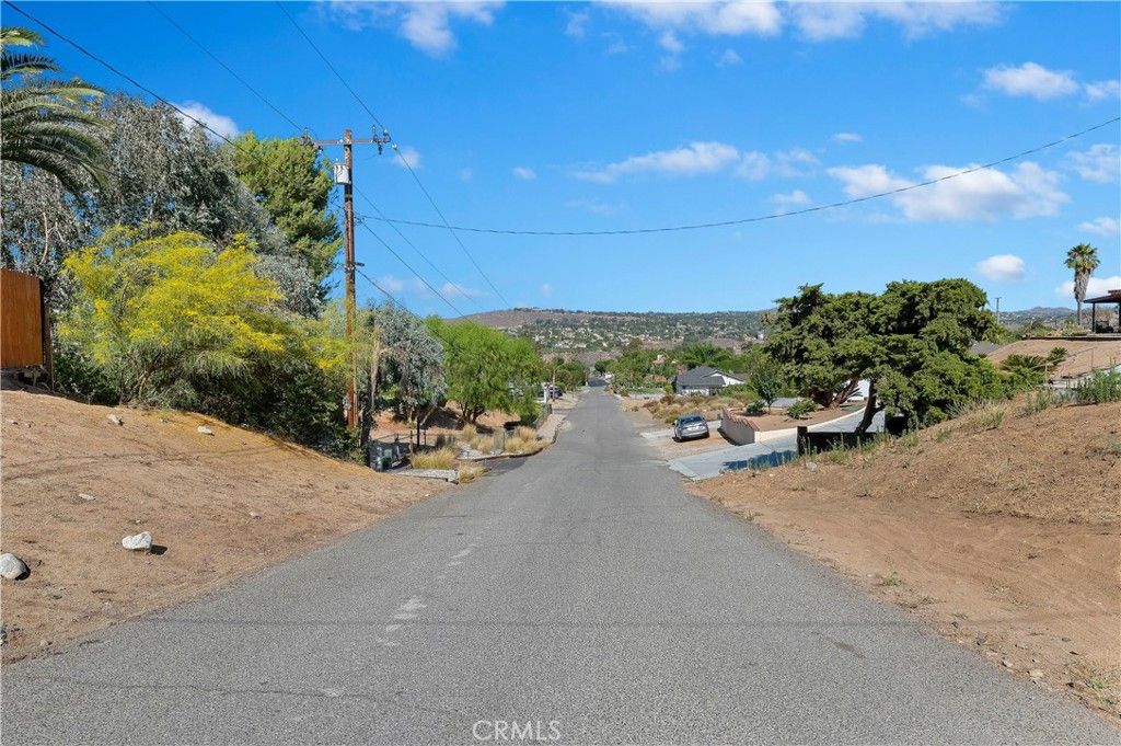listing image 130722288882186745081