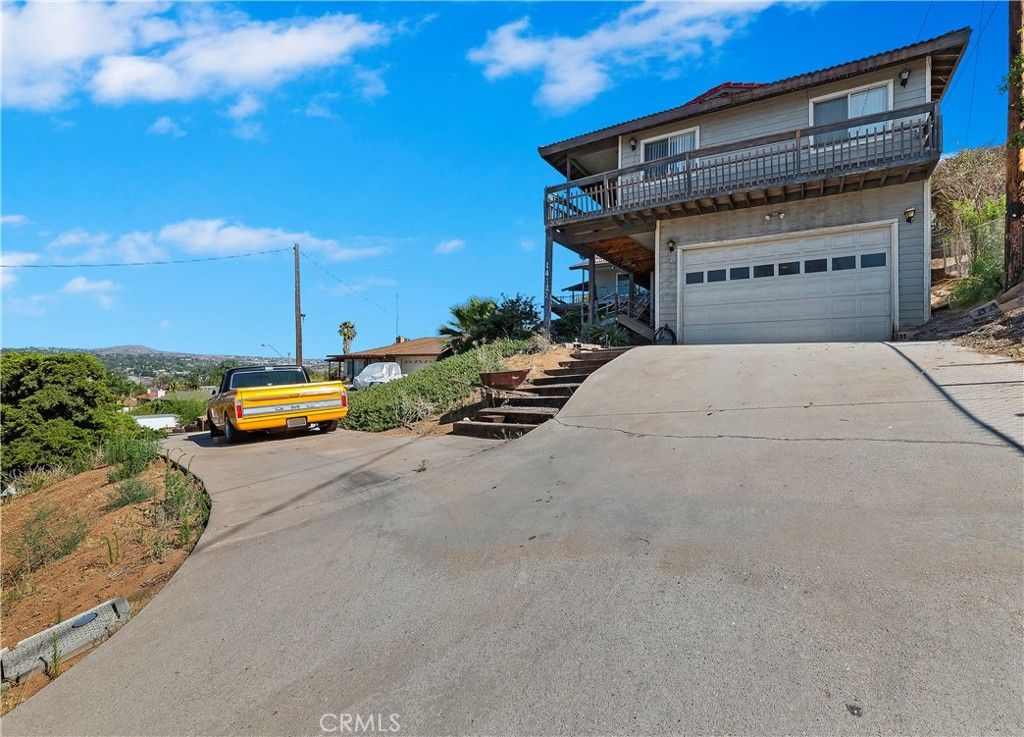 listing image 130724629150396981836