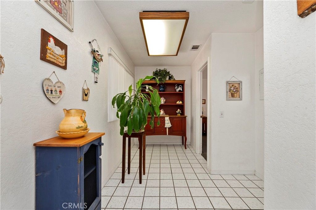 listing image 130722521409550171828
