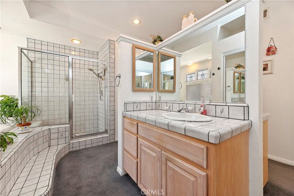 listing image 130725647848291174873