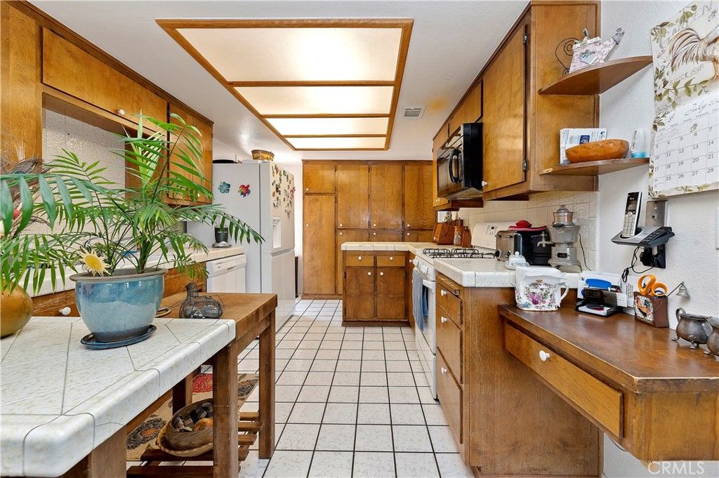 listing image 130720896013936737426