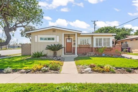 2371 Stearnlee Avenue Long Beach CA 90815
