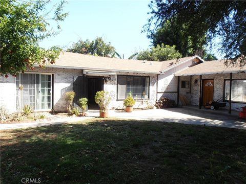 A home in Reseda