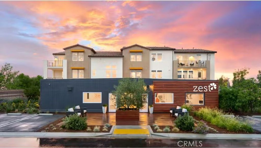 listing image 130722639329395912467