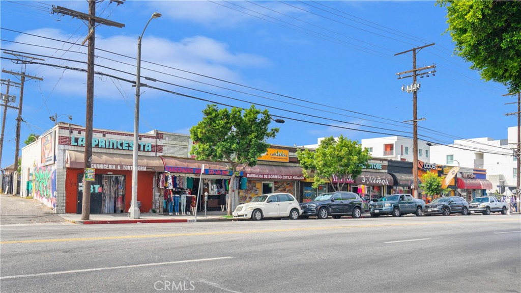 2500 E Cesar Chavez Avenue