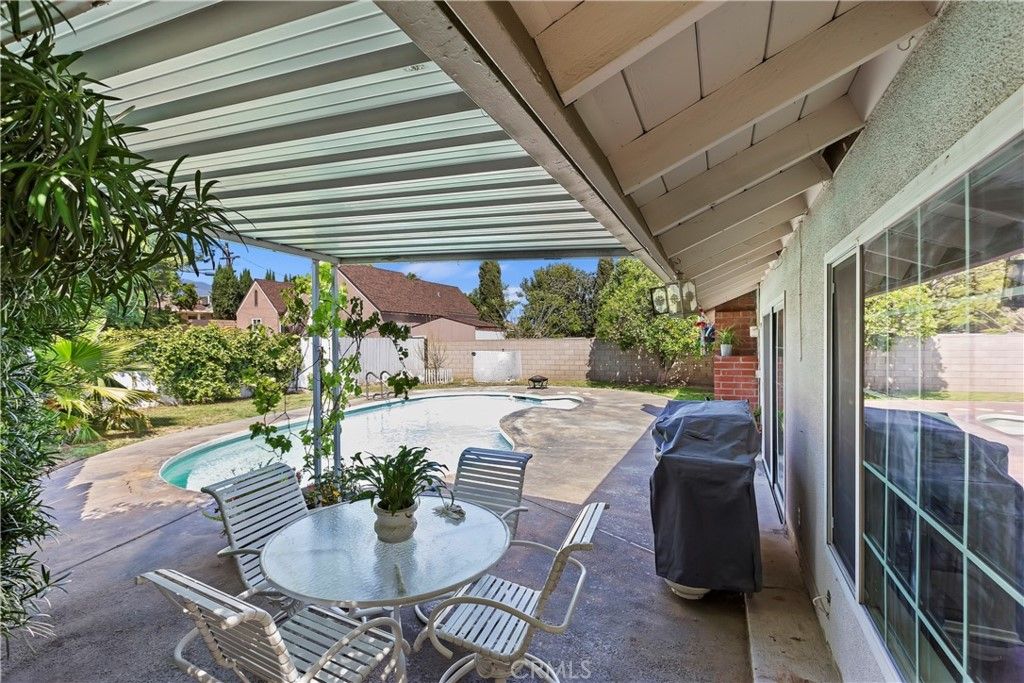 listing image 130728348536521235089